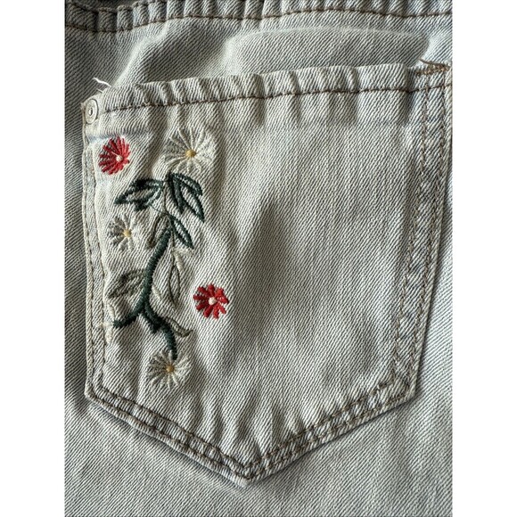 Blue Epic Women’s Light Wash Flower Embroidered Denim Shorts Size‎ 12 - Picture 6 of 9